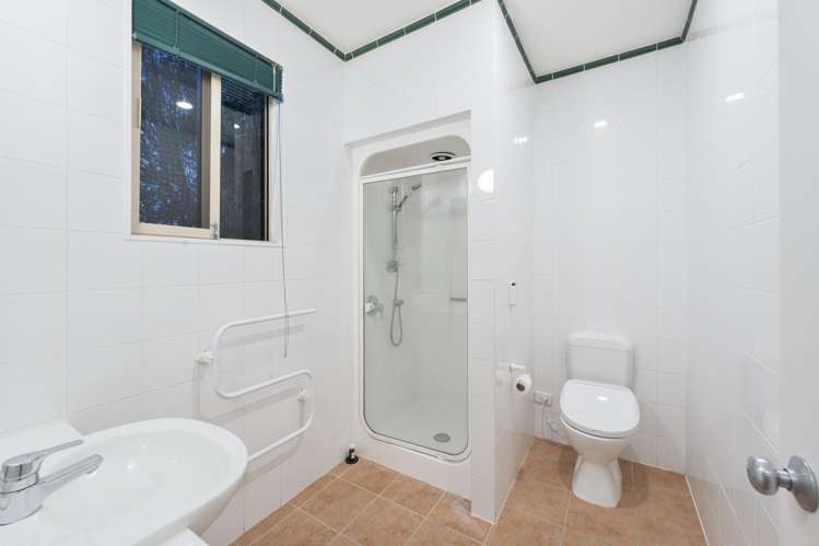 9 Burgundy Park Avenue Henderson_43
