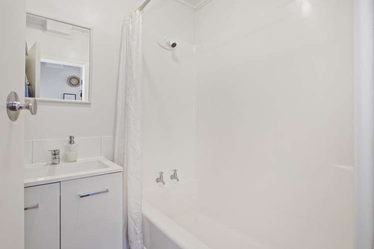 2/46 Chartwell Avenue Glenfield_12