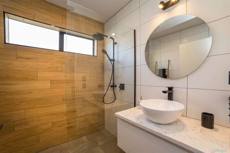 21 Falconer Rise Jacks Point_9