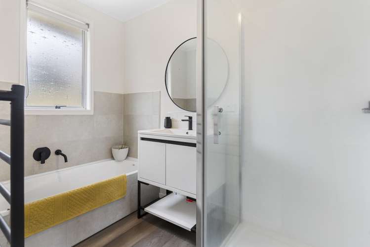 11 Sun Valley Hatfields Beach_13