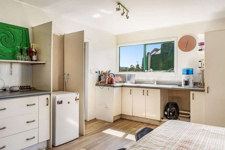 37 Banks Street Tolaga Bay_12