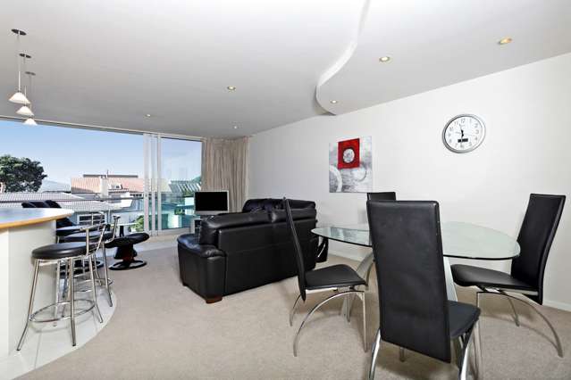 6/64 Milford Road Milford_3