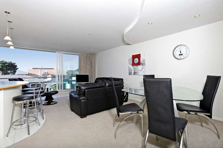 6/64 Milford Road Milford_3