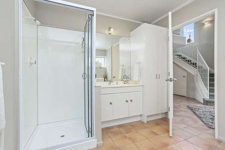 2/3 Hostel Access Road Eastern Beach_13