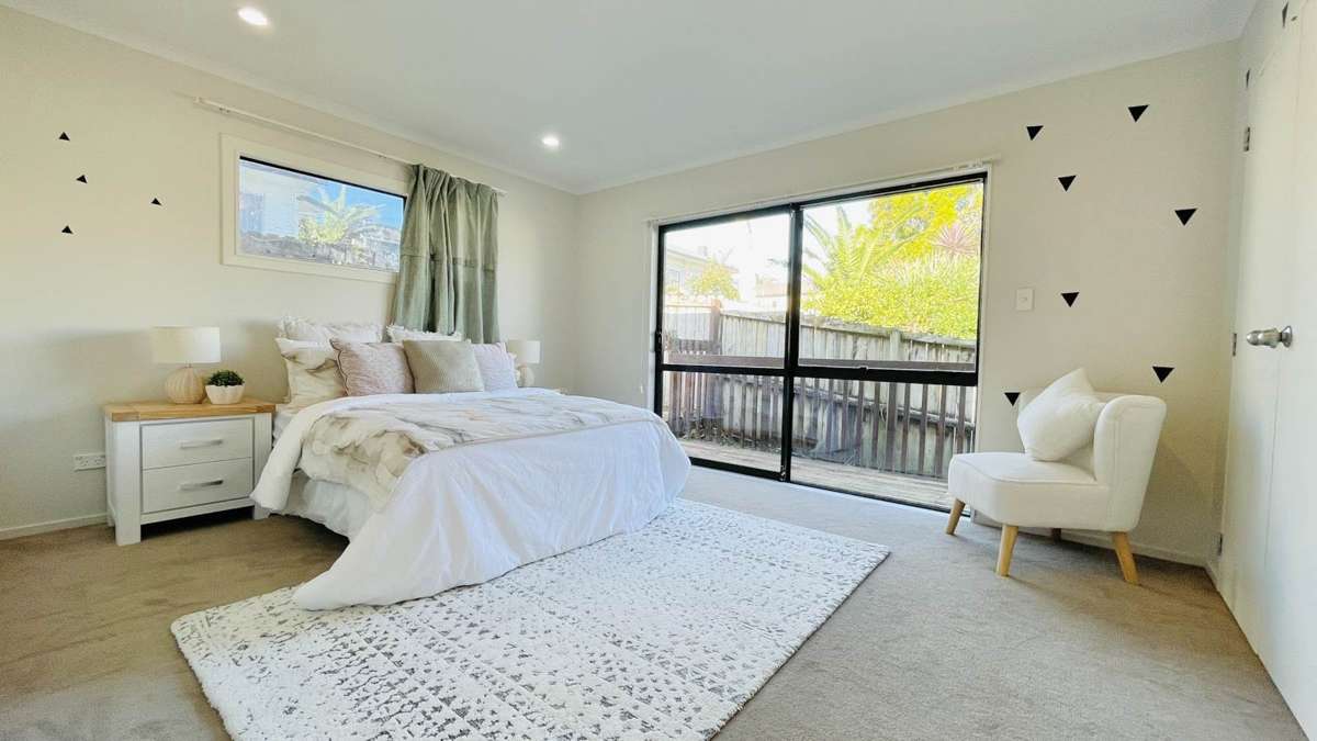 1266 New North Road_3