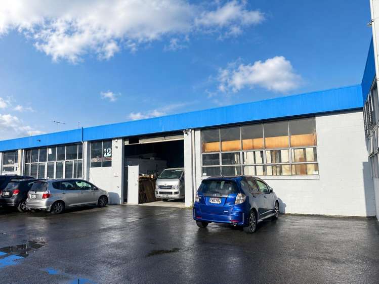 Unit 2/207 Archers Road Wairau Valley_1