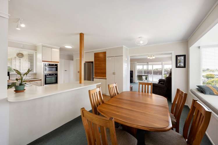 69 Poaka Avenue Dinsdale_3