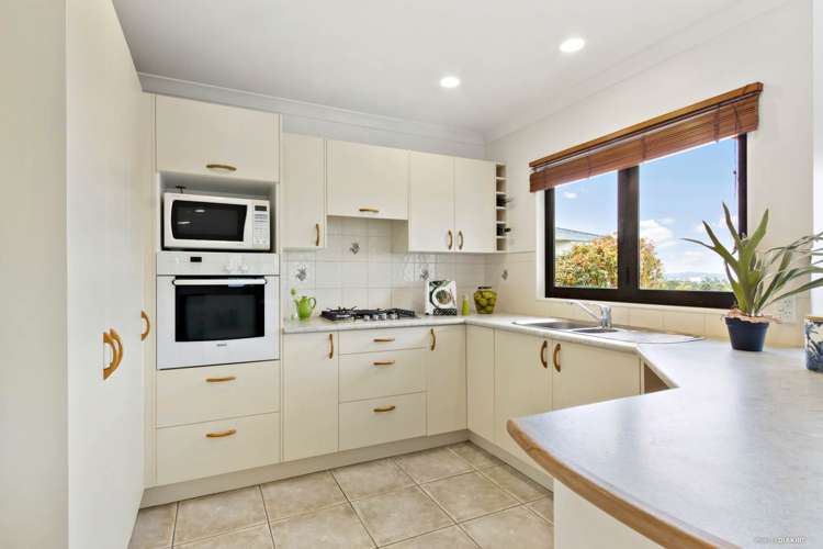 241a Royal Road Massey_12