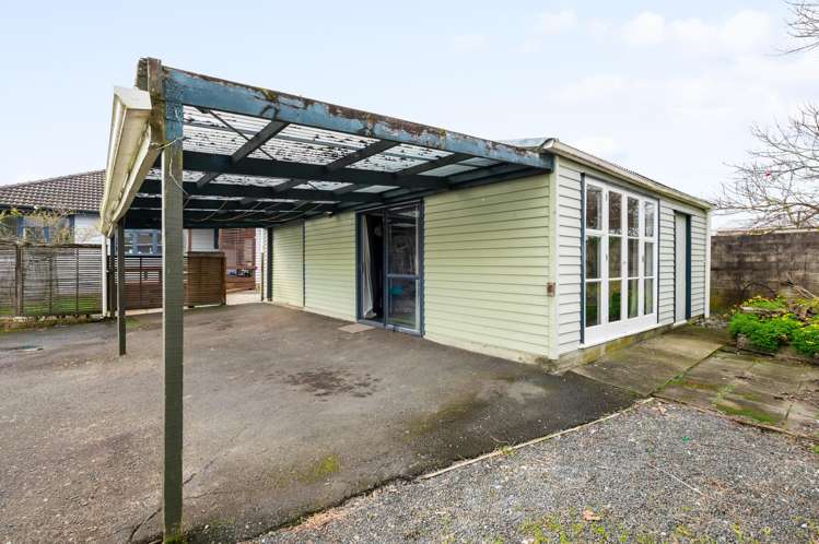 9 Richan Street Glenview_20