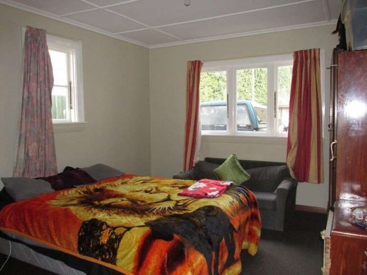 26 Broadway Reefton_9