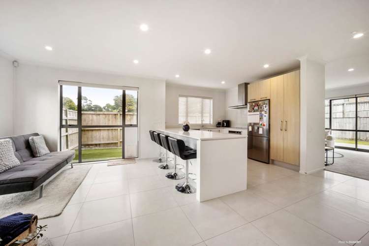 16 William Wallbank Crescent_3