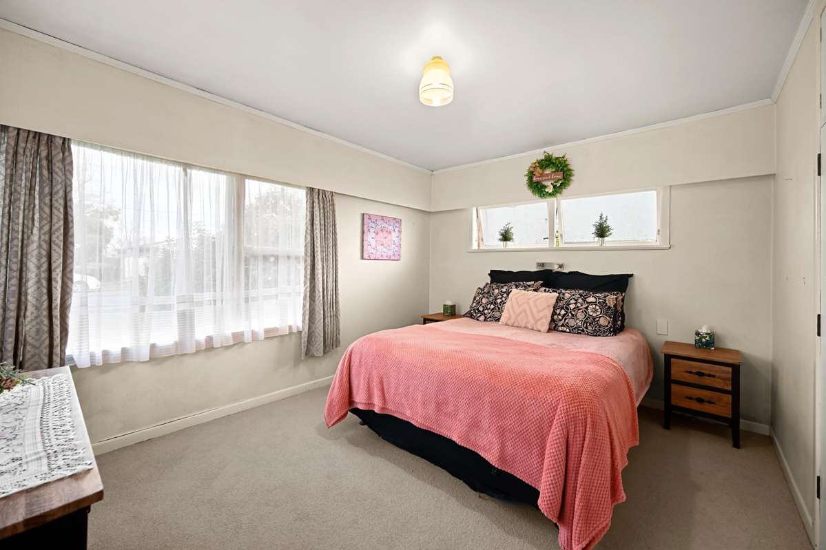 121 Comries Road_5