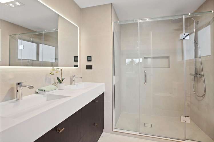 28a Oliver Twist Avenue Mellons Bay_24