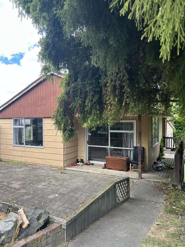 TAIHAPE - THREE BEDROOMS.