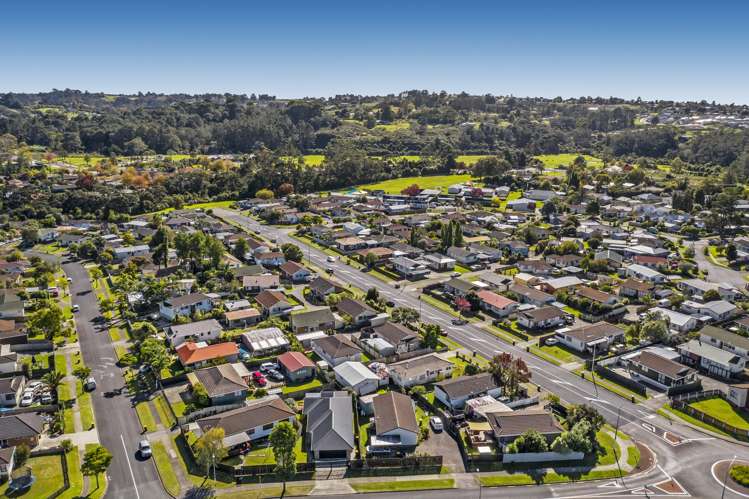 2/212 Waitemata Drive Ranui_17