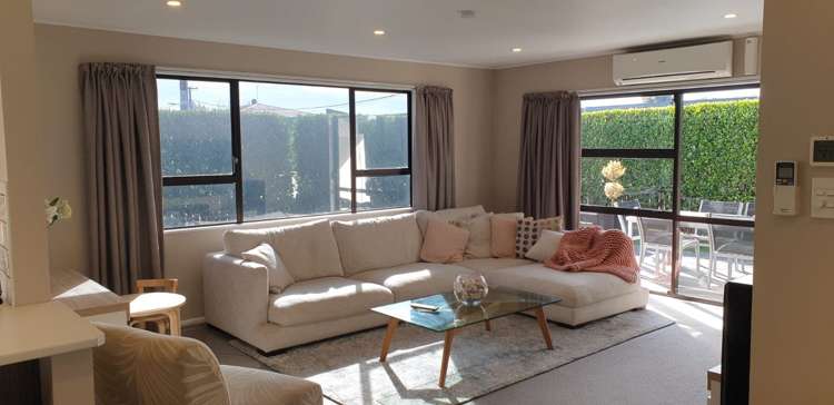 900 Florence Street Raureka_1