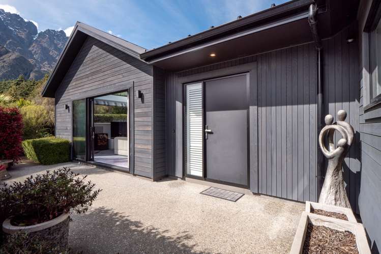 27 Pendeen Crescent Jacks Point_7