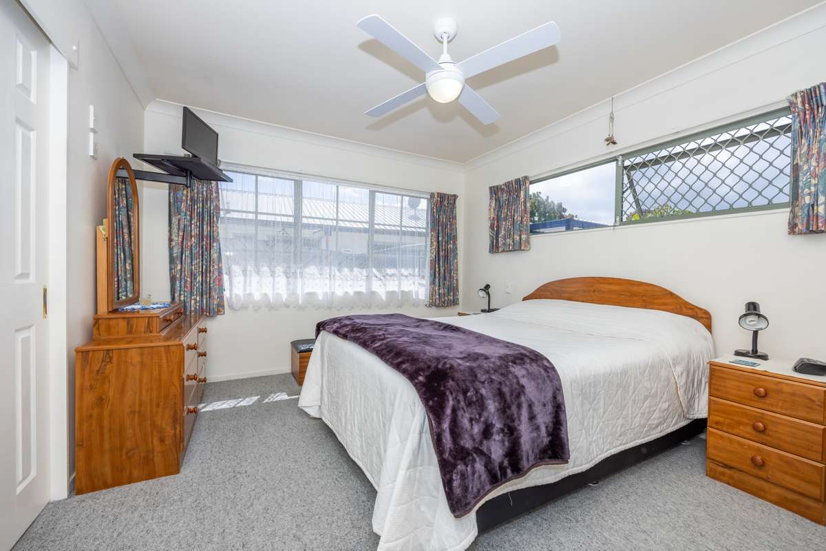 1184 River Road_5