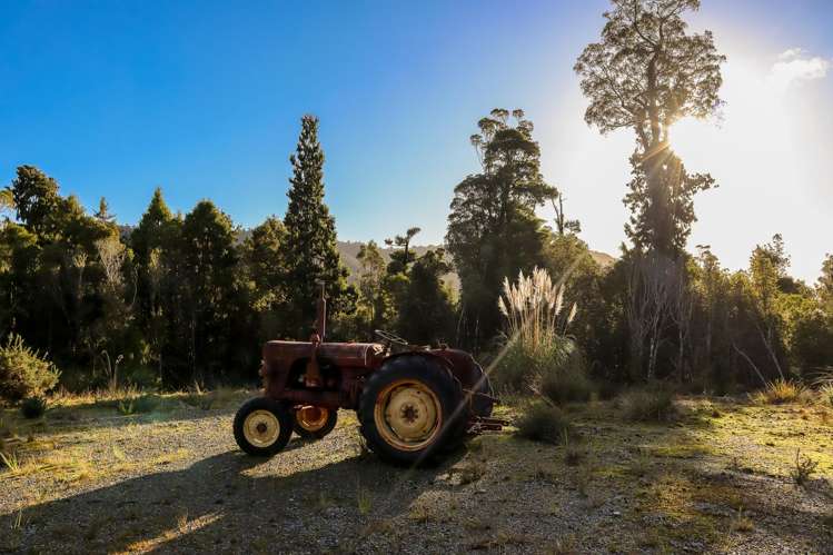 172 Clifton Road Kaiata_21