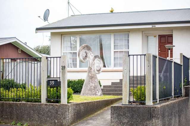 39 Springfield Crescent 1060_1