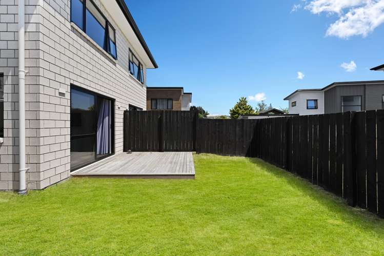 2A Oku Close Hillcrest_5