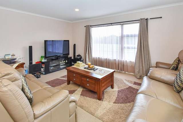 13 Savona Drive Flat Bush_3