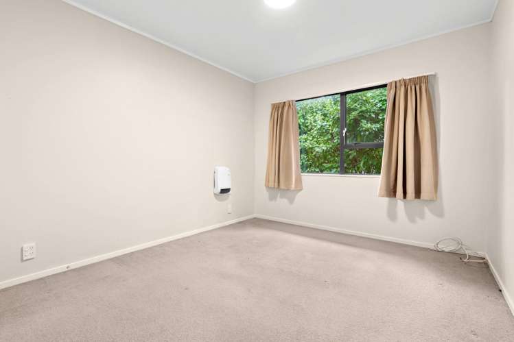 1 and 2/58 St Annes Crescent Wattle Downs_30