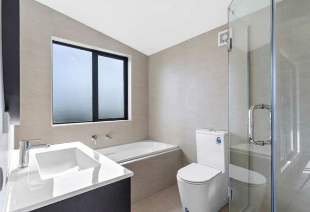 2/64 Pupuke Road Hillcrest_4