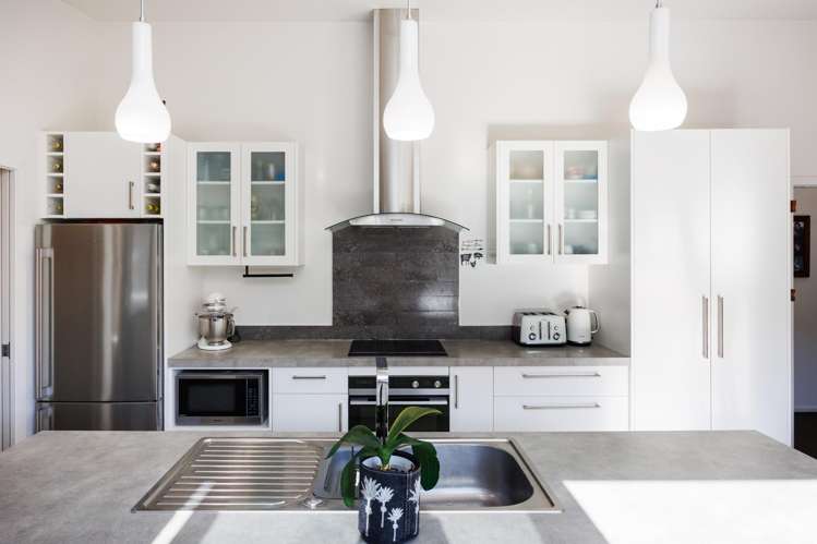 51 Chestnut Close Kelvin Grove_8