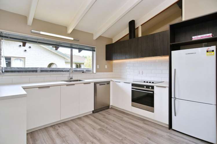 26 Yellowstone Crescent Burwood_8