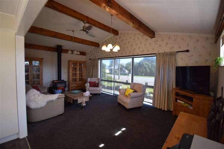 232 Sewell Street Hokitika_5