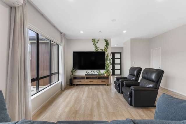 21B Robert Might Kumeu_4