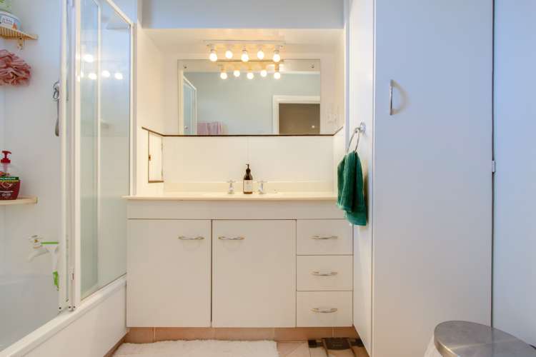 1 Fleming Crescent Maraenui_13