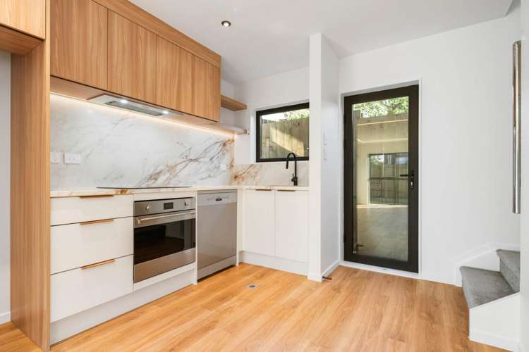 12F Hewlett Road_5