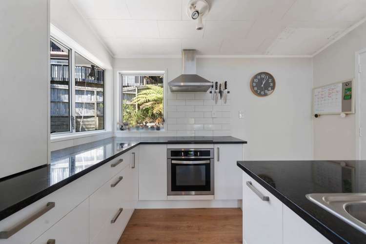 10 Telstar Place Beach Haven_12