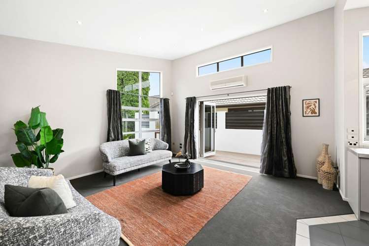 87 Huntington Drive Huntington_9