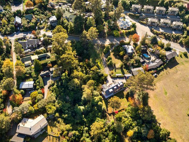 81 Arawata Terrace Fernhill/Sunshine Bay_9