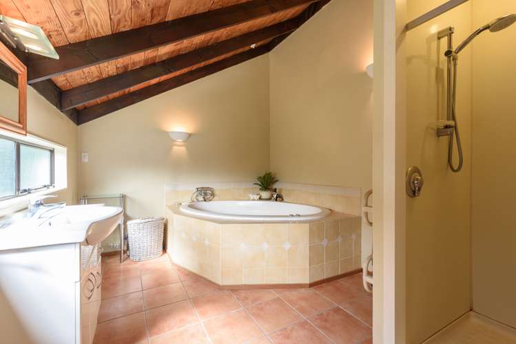 12 Puketai Place Pukerua Bay_12