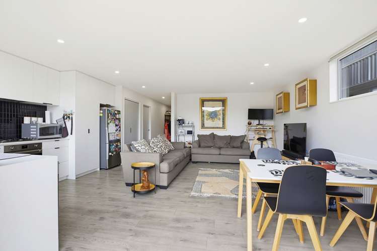 21/6 Bushland Grove Paparangi_8
