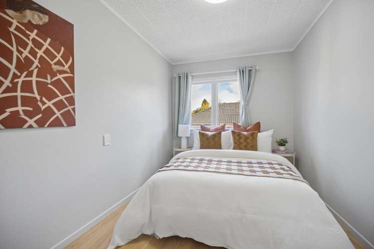 60 Titirangi Road New Lynn_11