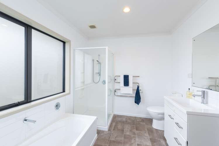 52 Sunstone Crescent Brown Owl_9