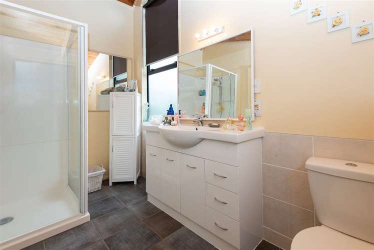 18 Tanglewood Place Cockle Bay_20