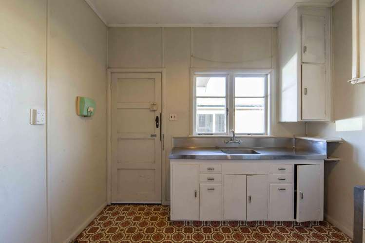 210 Clyde Street Hamilton East_5