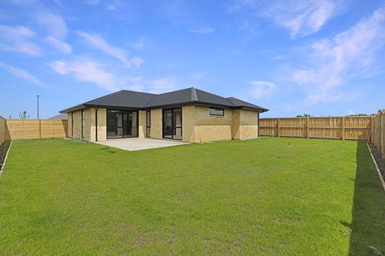 52 Strowan Avenue Elgin_40