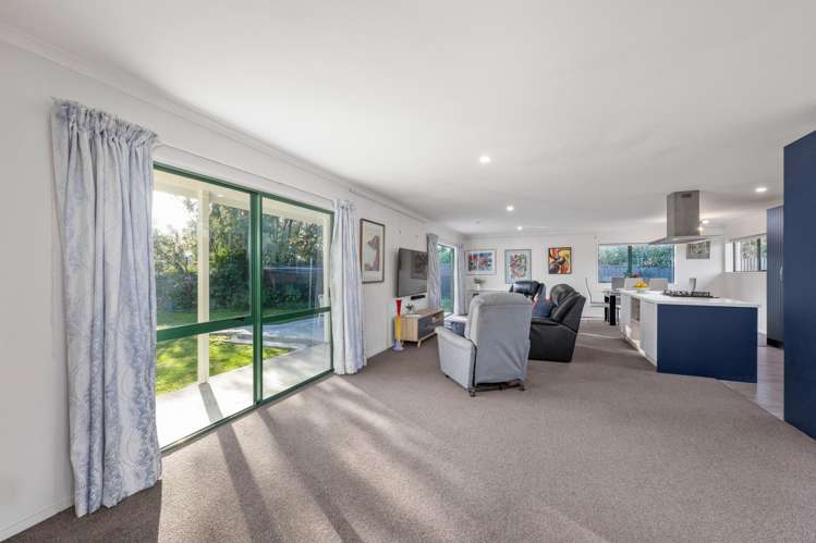69 Inkerman Street Renwick_11
