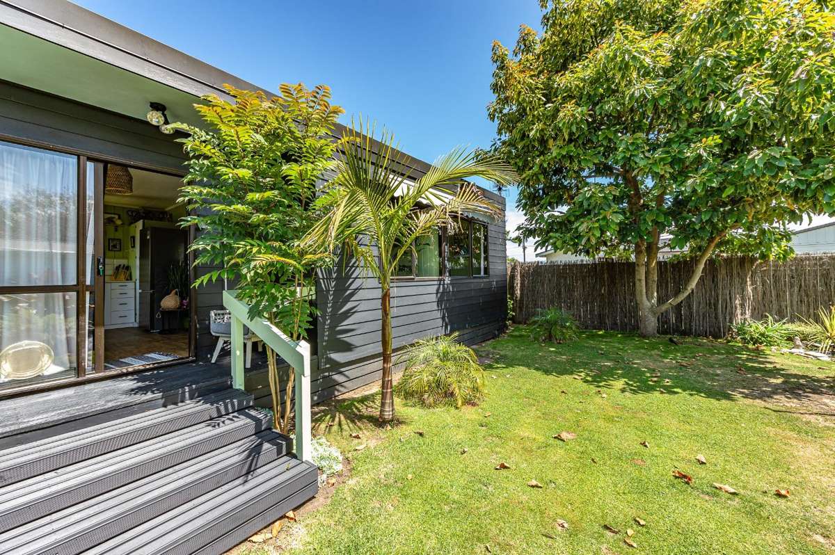 WHANGANUI EAST - 1 BEDROOM 1