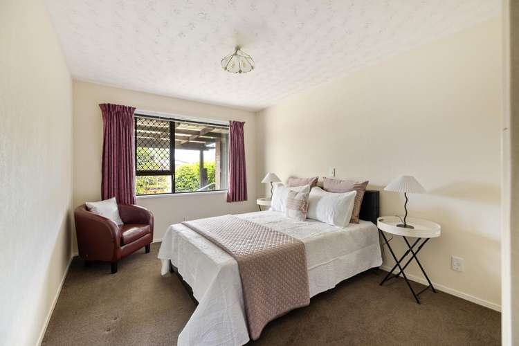 2/2 Burnridge Place Belfast_12