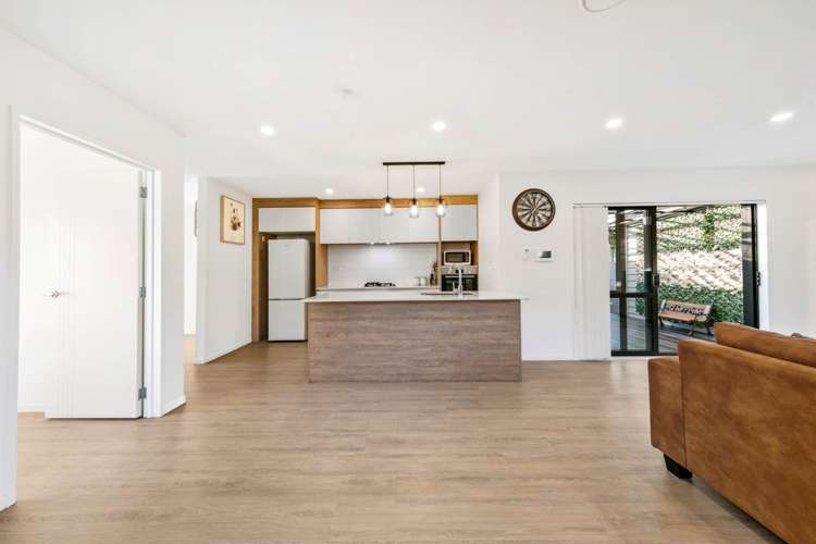 16 Survila Street Takanini_3