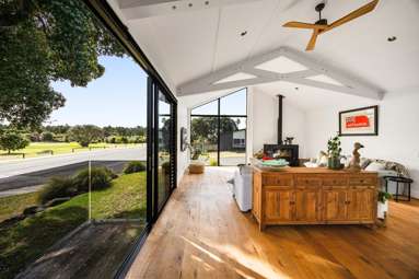 2 Pioneer Crescent_3