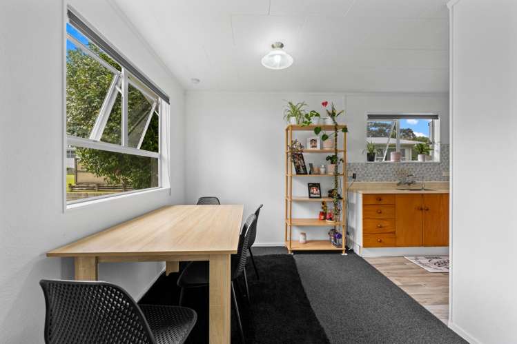 14 Shearwater Street One Tree Point_9